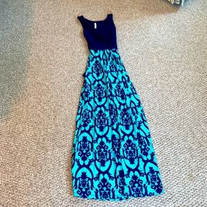 Gilli maxi dress size small(?)